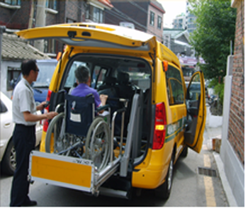 서울시, 휠체어 2대 탈 수 있는 ‘장애인콜택시’ 운행해